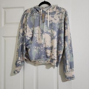 BKE Tie-Dye Cropped Hoodie in Blue and Cream Size L NWT